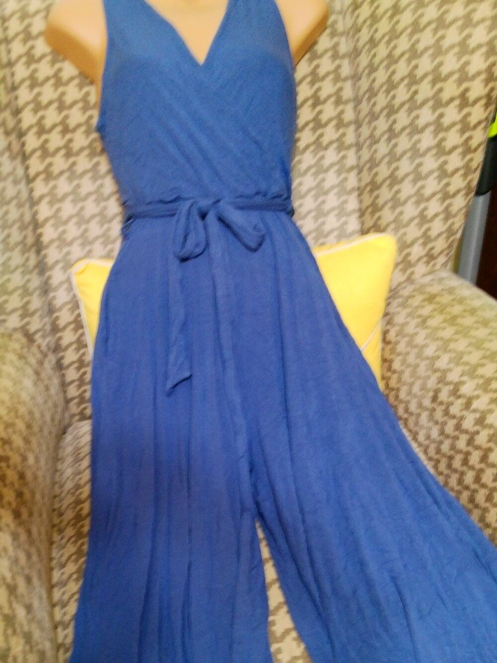 CARLY JEAN SIZE SMALL CROP LENGTH ROMPER GREAT SHAPE